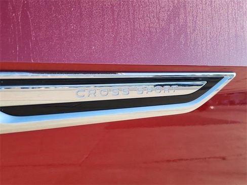 Certified 2024 Volkswagen Atlas Cross Sport SE w/ Panoramic Sunroof Package image 9