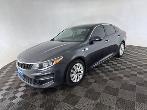 Used 2017 Kia Optima LX w/ Option Group 014 FWD image 5