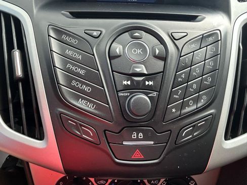 Used 2014 Ford Focus SE w/ SE Winter Package FWD image 23