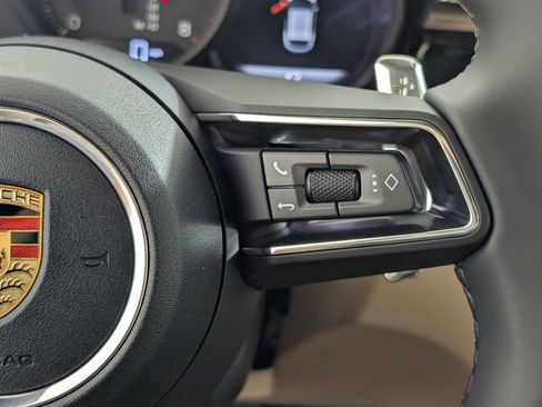 Certified 2026 Porsche Macan AWD/4WD image 23