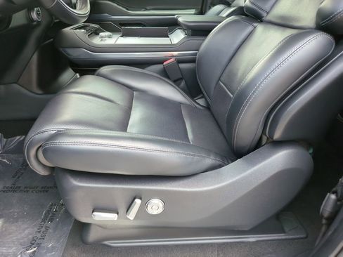 Used 2025 Lincoln Navigator L Reserve AWD/4WD image 23