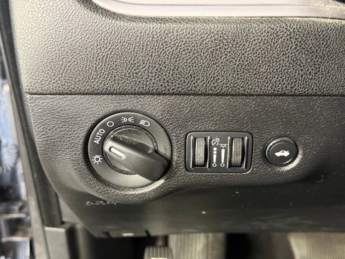 Used 2023 Dodge Charger SXT RWD image 17