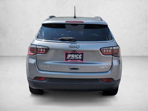Used 2018 Jeep Compass Latitude w/ Popular Equipment Group AWD/4WD image 6