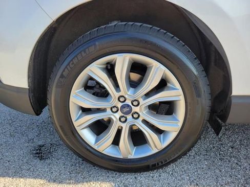Used 2019 Ford Edge Titanium w/ Cold Weather Package AWD/4WD image 5
