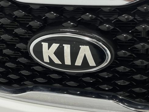 Used 2016 Kia Sorento FWD image 37