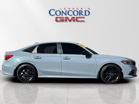 Used 2023 Honda Civic Sport image 3