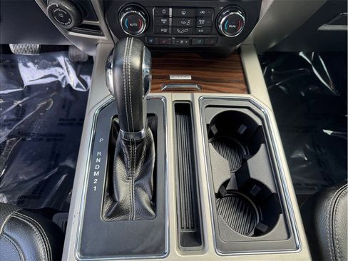 Used 2017 Ford F150 Lariat image 12