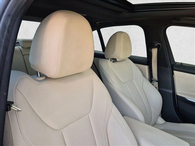 Used 2020 BMW 330i Sedan w/ Convenience Package RWD image 16