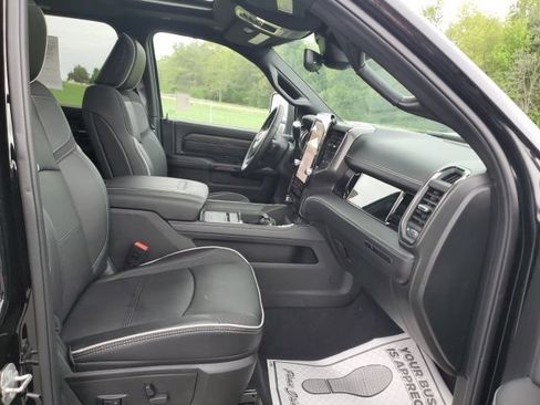 Used 2025 RAM 2500 Limited AWD/4WD image 24