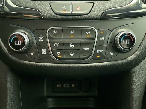 Used 2024 Chevrolet Equinox RS AWD/4WD image 35