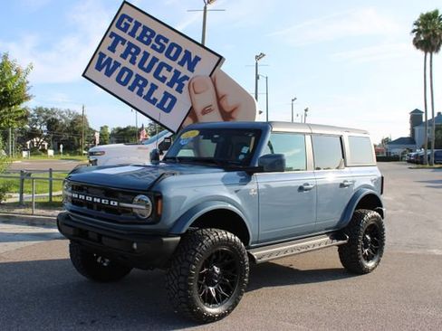 Used 2025 Ford Bronco Outer Banks AWD/4WD image 1