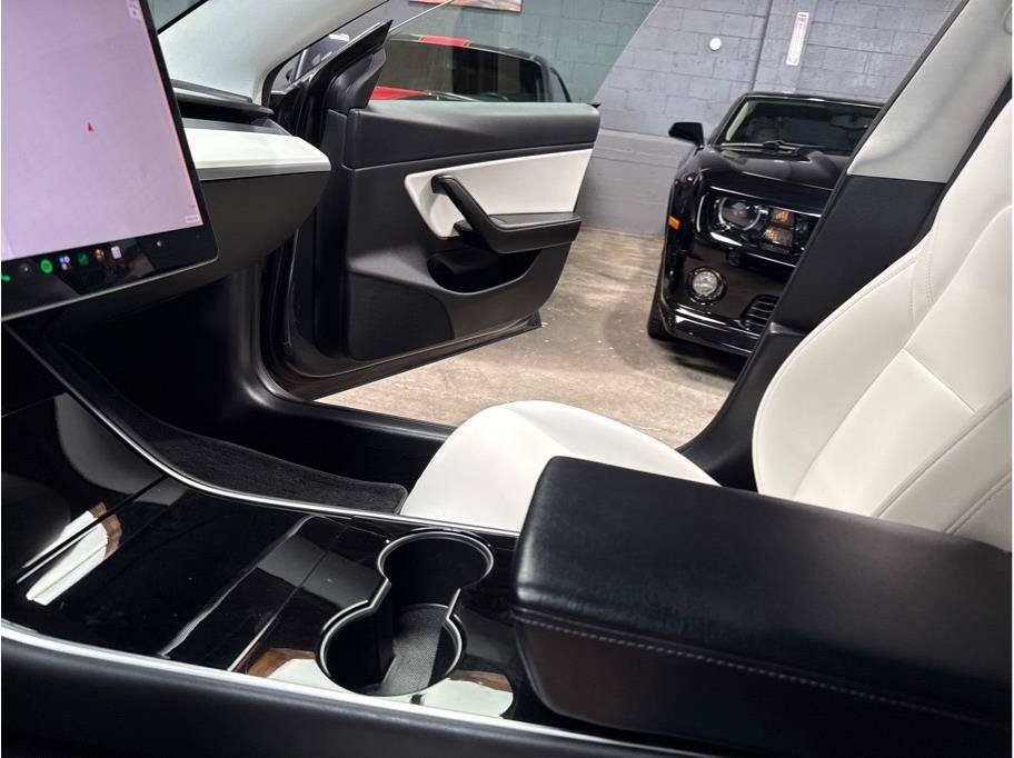 Used 2018 Tesla Model 3 Long Range AWD/4WD image 31