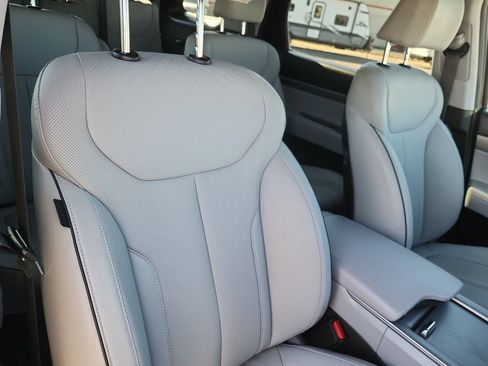Used 2025 Hyundai Palisade SEL AWD/4WD image 16