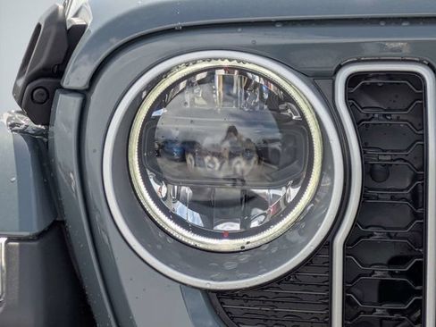 New 2026 Jeep Wrangler Unlimited Sahara AWD/4WD image 9
