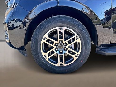 New 2026 Ford Expedition Active image 12