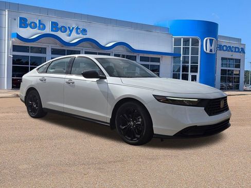 Used 2025 Honda Accord SE image 3