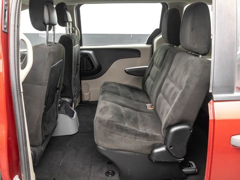 Used 2016 Dodge Grand Caravan American Value Package image 29