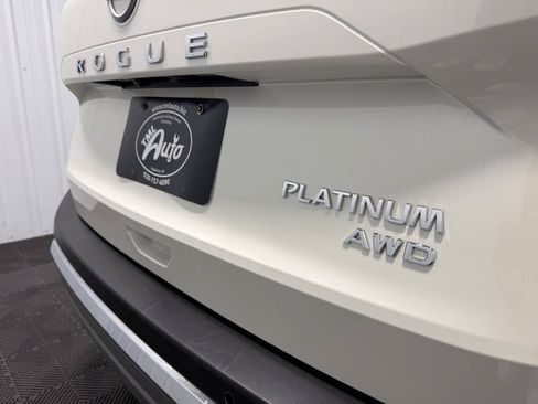 Used 2023 Nissan Rogue Platinum AWD/4WD image 7