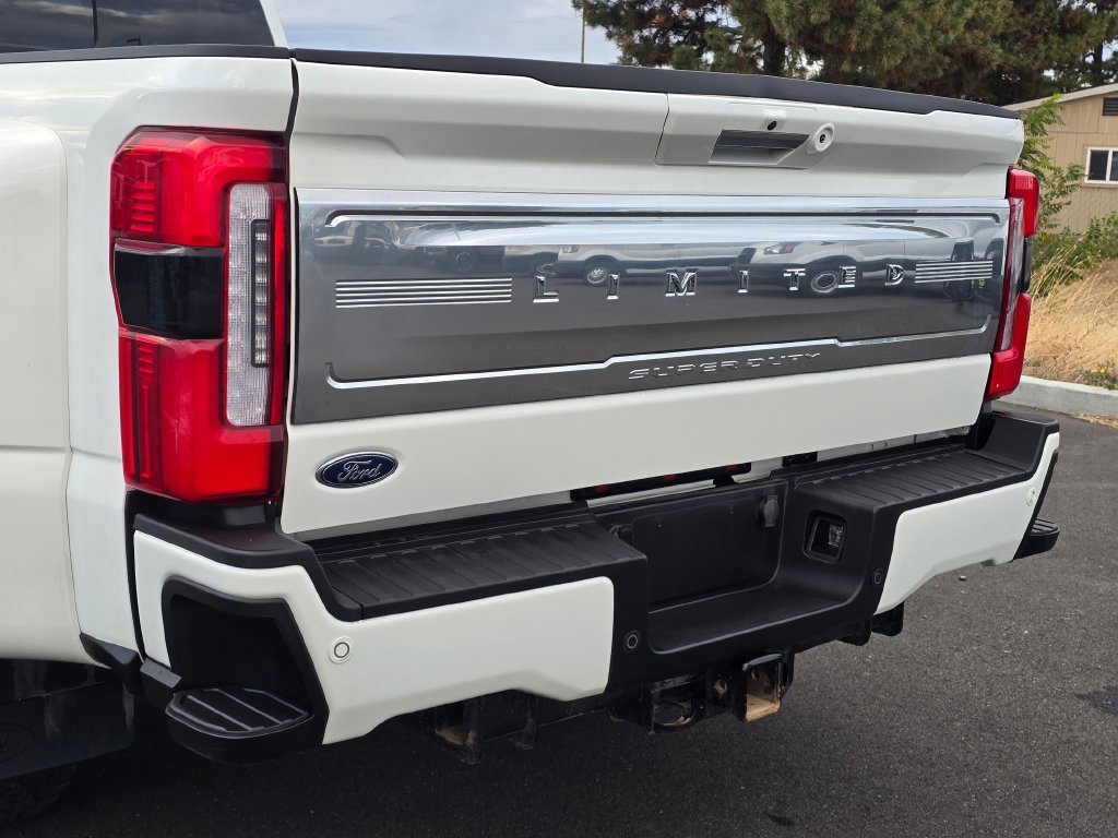 Used 2023 Ford F350 Limited w/ FX4 Off-Road Package AWD/4WD image 7