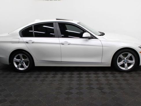 Used 2014 BMW 320i xDrive Sedan image 4