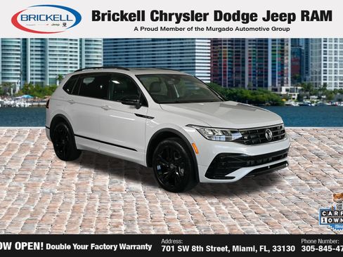 Used 2024 Volkswagen Tiguan SE R-Line FWD image 1