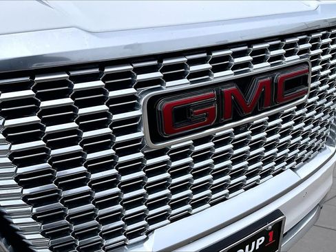 Used 2021 GMC Yukon XL Denali w/ LPO, Illumination Package AWD/4WD image 30