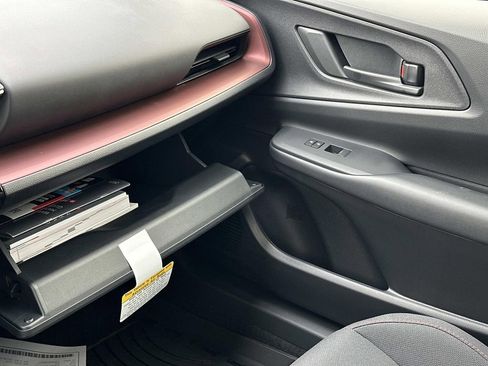 New 2026 Toyota Prius Plug-In Hybrid FWD image 31