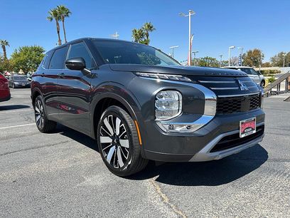 New 2025 Mitsubishi Outlander SE