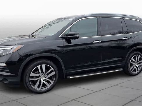 Used 2017 Honda Pilot Elite image 4