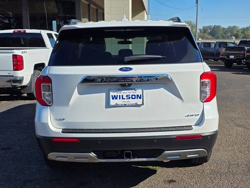 Used 2023 Ford Explorer XLT w/ Equipment Group 202A image 4
