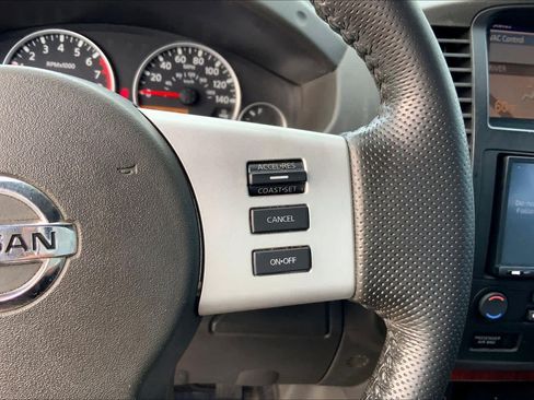Used 2012 Nissan Pathfinder LE w/ DVD Entertainment Pkg RWD image 21