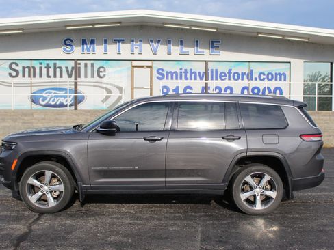 Used 2022 Jeep Grand Cherokee L Limited w/ MOPAR Finishing Package AWD/4WD image 3