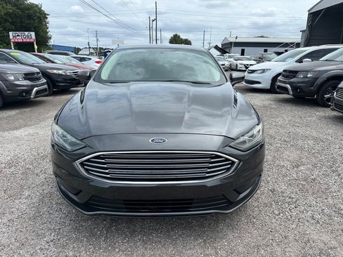 Used 2017 Ford Fusion SE w/ Equipment Group 201A FWD image 2