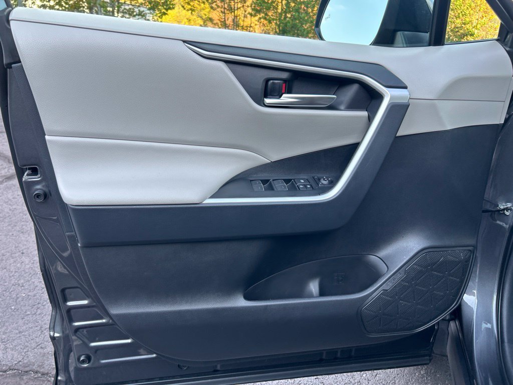 Certified 2025 Toyota RAV4 XLE AWD/4WD image 10
