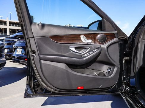 Used 2018 Mercedes-Benz C 300 Sedan image 32