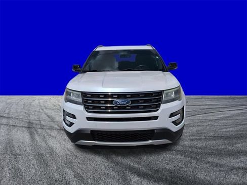 Certified 2017 Ford Explorer XLT w/ Equipment Group 202A FWD image 9