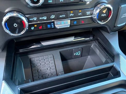 Used 2023 Ford F250 Lariat w/ Chrome Package image 19