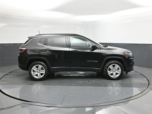 Used 2022 Jeep Compass Latitude w/ Sun and Sound Group image 26