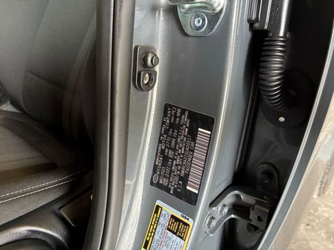 Used 2025 Hyundai Venue SEL FWD image 30
