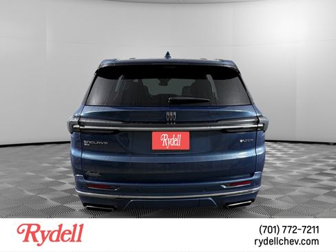 Used 2026 Buick Enclave Avenir w/ Super Cruise Package image 4