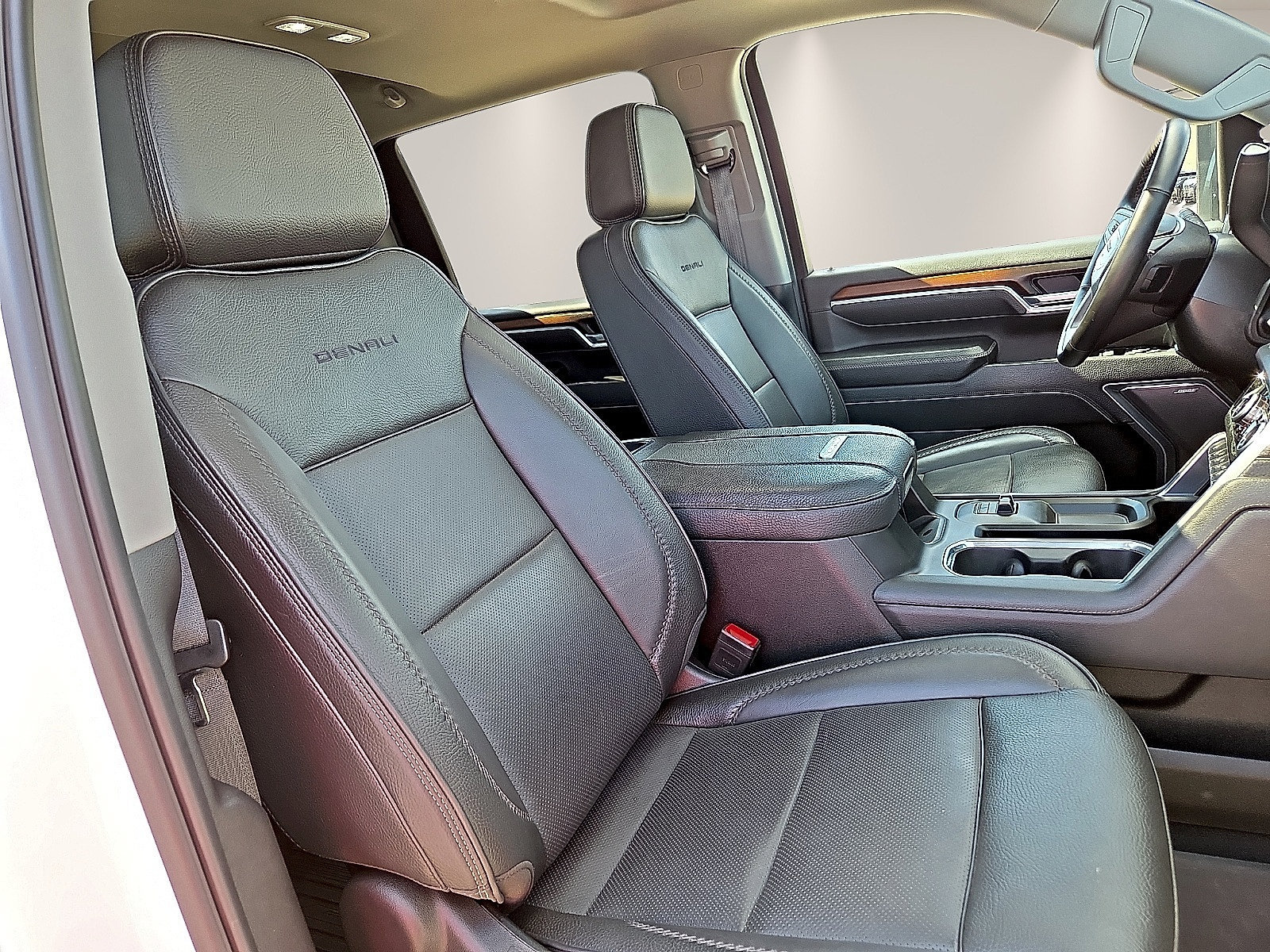 Used 2025 GMC Sierra 3500 Denali w/ Denali Reserve Package AWD/4WD image 9