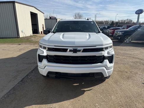 Used 2024 Chevrolet Silverado 1500 RST image 2