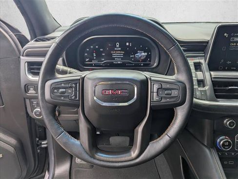 Used 2022 GMC Yukon XL AT4 AWD/4WD image 11