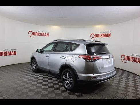Used 2018 Toyota RAV4 XLE image 5