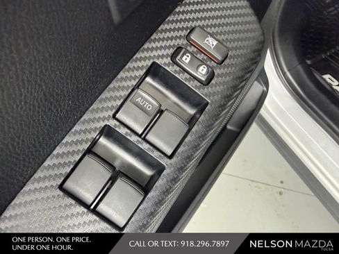 Used 2014 Toyota RAV4 Limited w/ Technology Package FWD image 19