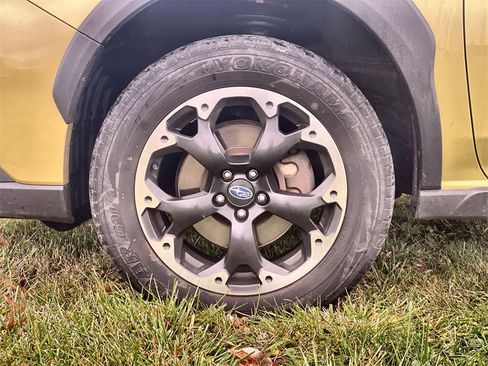 Used 2023 Subaru Crosstrek 2.0i image 18