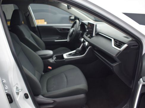 Used 2024 Toyota RAV4 LE image 10