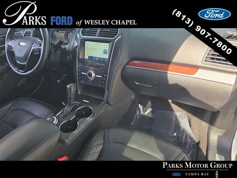 Certified 2018 Ford Explorer Platinum image 10