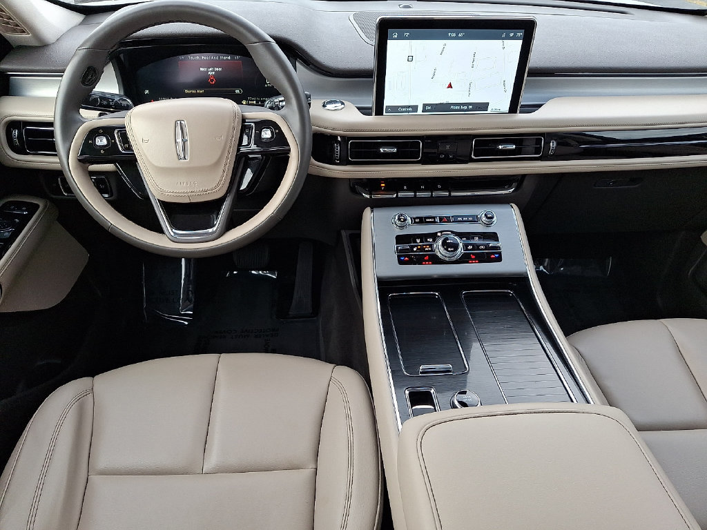 Certified 2023 Lincoln Aviator AWD w/ Premium Package image 12