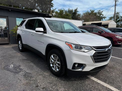 Used 2019 Chevrolet Traverse LT FWD image 3